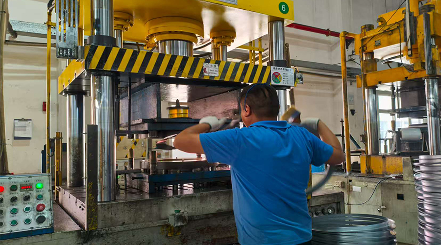 金環(huán)電器的滾筒干衣機(jī)如何適應(yīng)游艇、輪船等特殊海洋環(huán)境，確保高安全性和穩(wěn)定性？